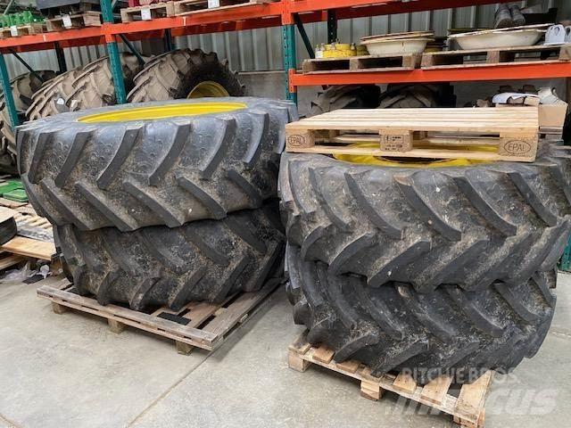 John Deere 7R Banden, wielen en velgen