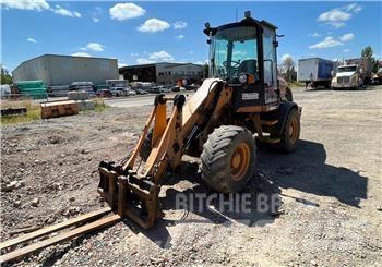 CASE 321E Wielladers