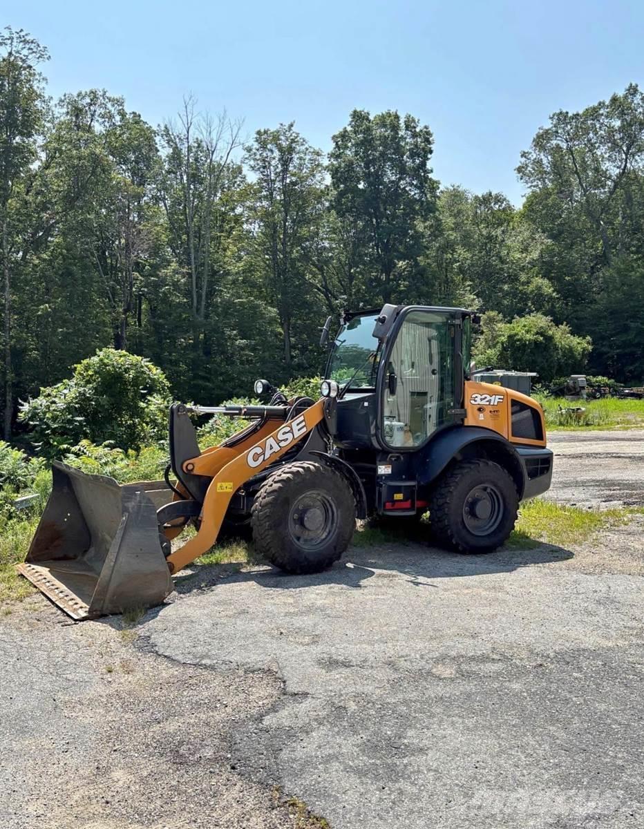 CASE 321F Wielladers