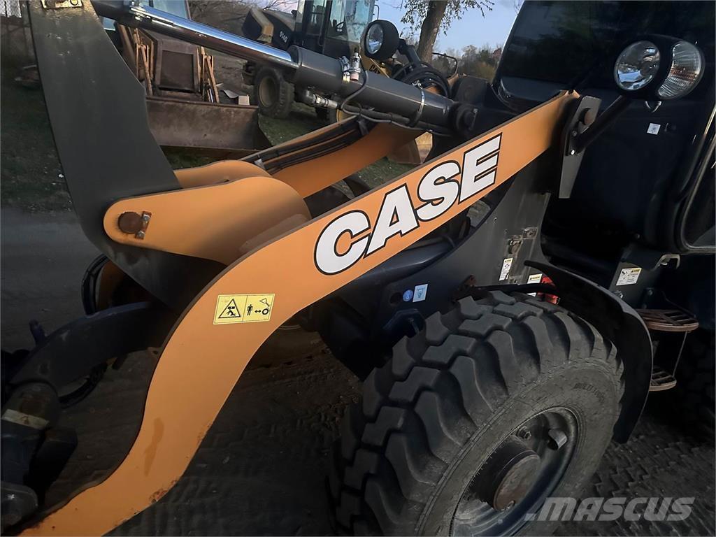 CASE 321F Wielladers
