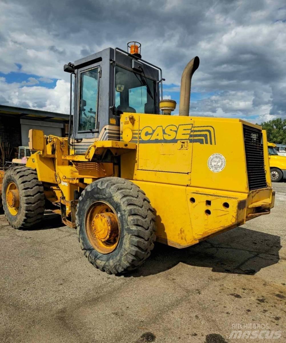 CASE 621B Wielladers