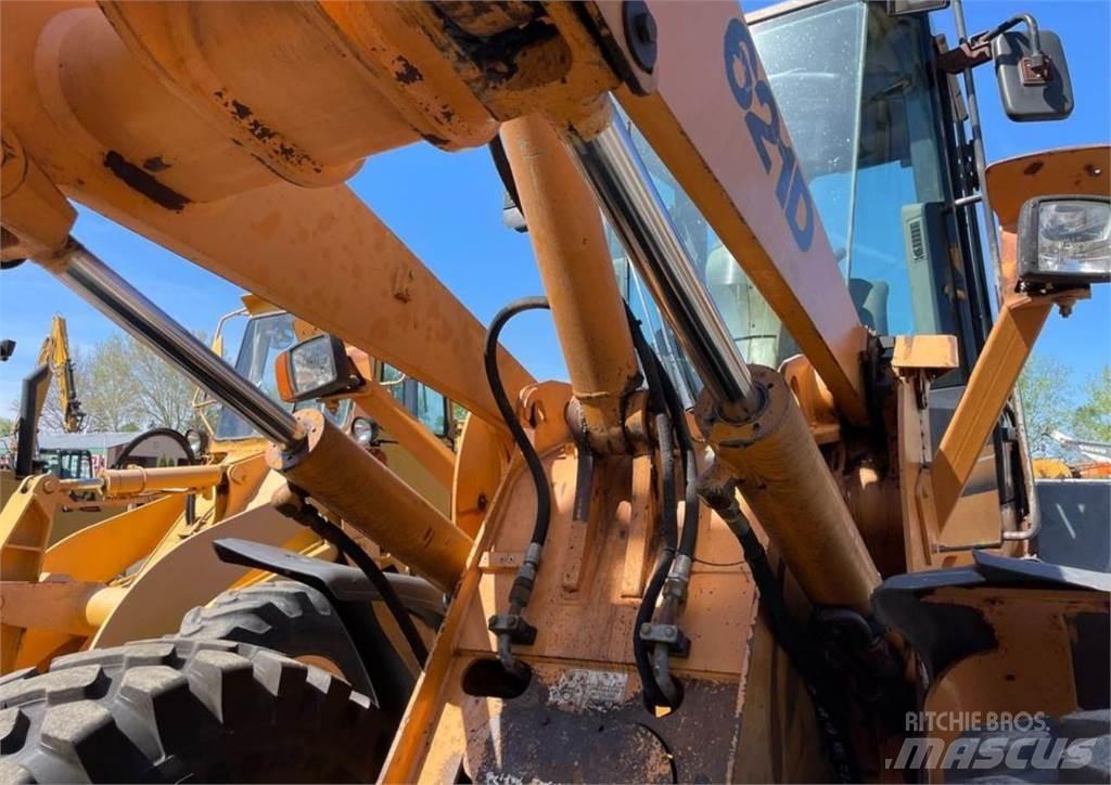 CASE 621D Wielladers