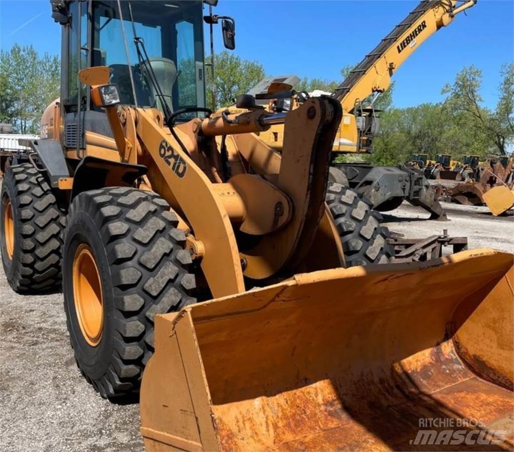 CASE 621D Wielladers