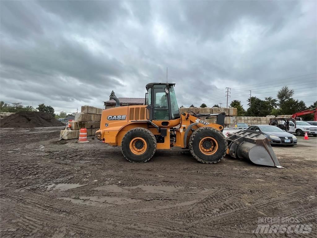 CASE 621F Wielladers
