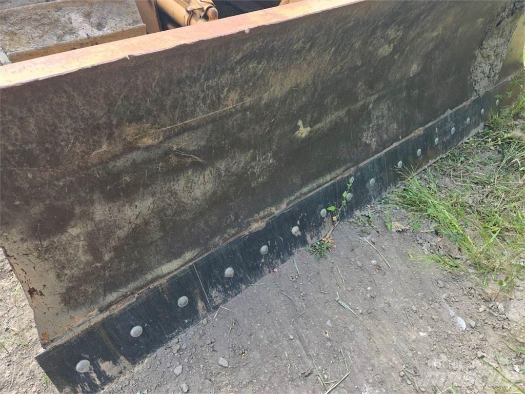 CASE 650L Rupsdozers