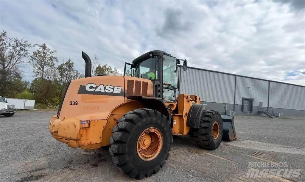 CASE 821F Wielladers