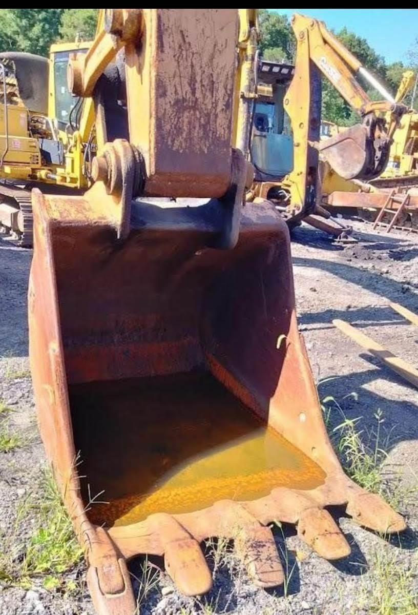 CASE 9050B Rupsgraafmachines