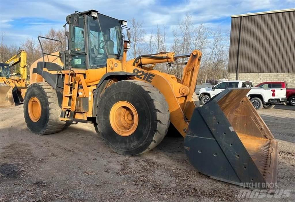 CASE 921E Wielladers