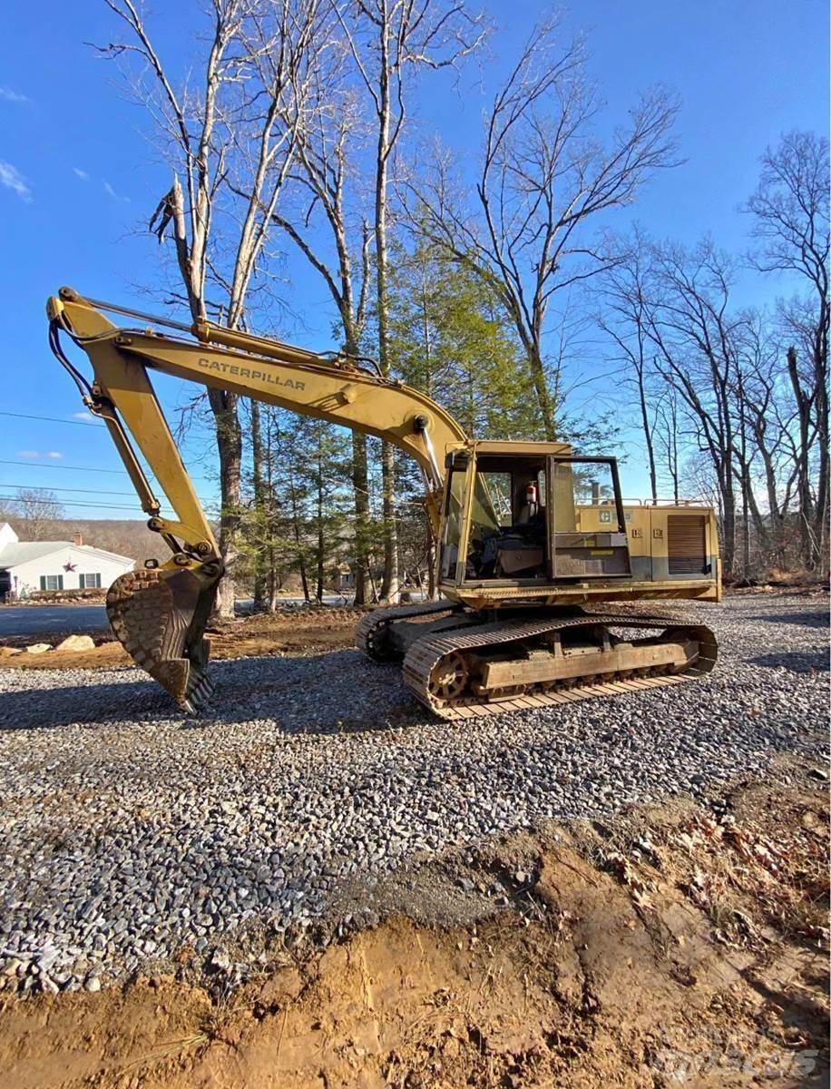 CAT 225 Rupsgraafmachines