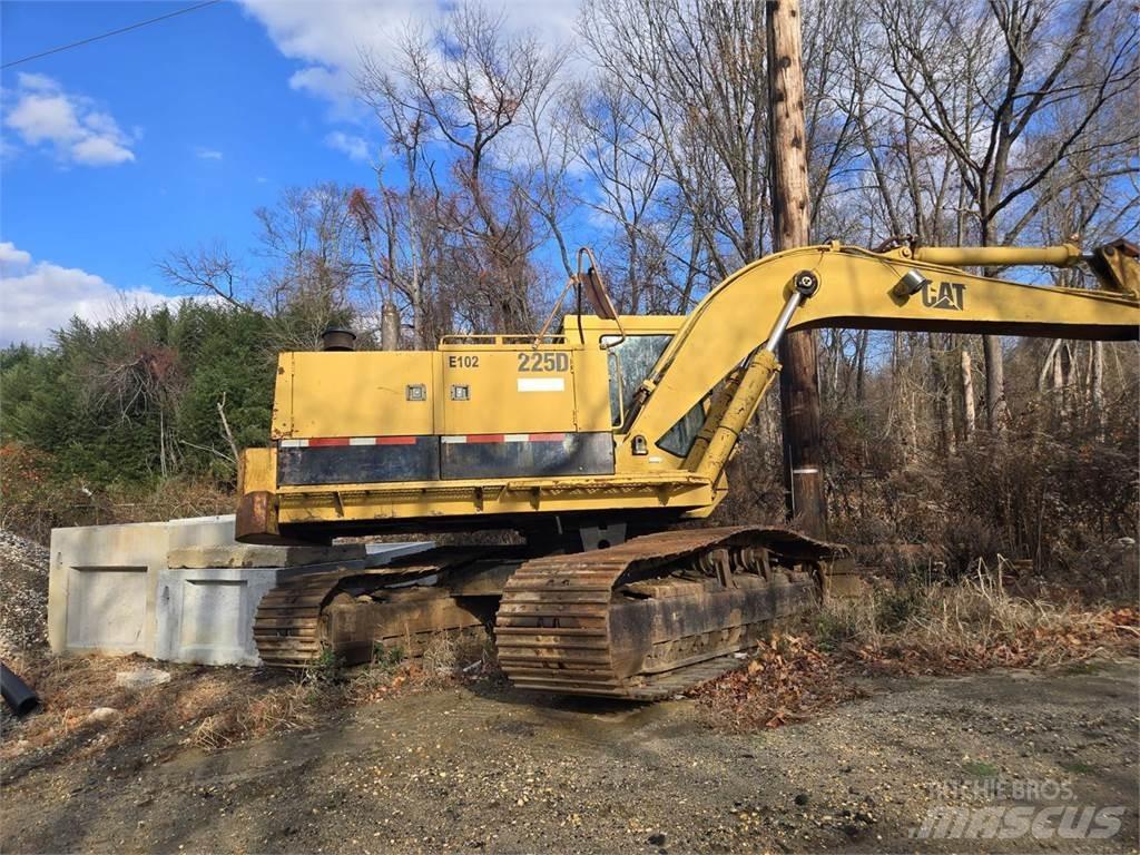 CAT 225D Rupsgraafmachines
