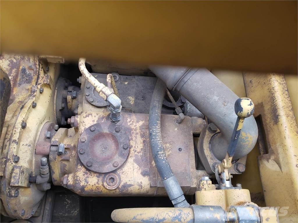 CAT 245 Rupsgraafmachines