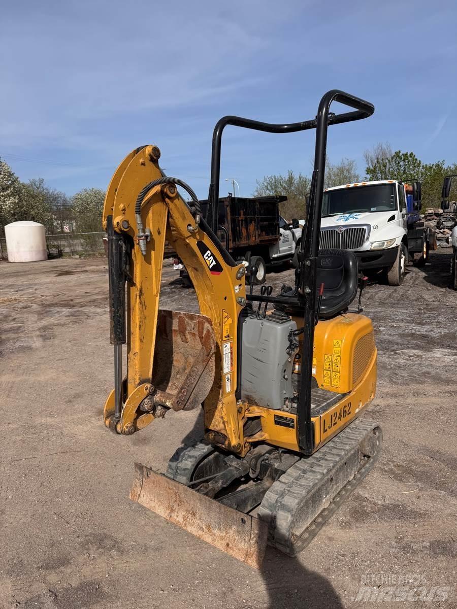 CAT 300.9D Minigraafmachines < 7t