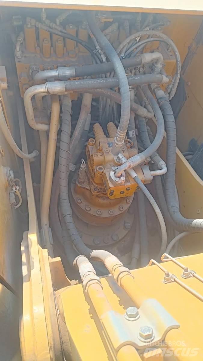 CAT 323D3 Rupsgraafmachines