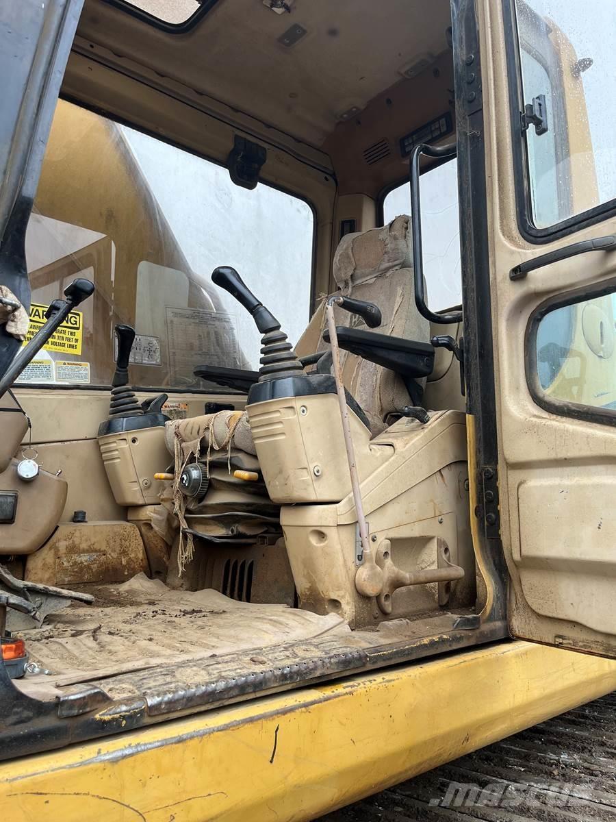 CAT 325 Rupsgraafmachines