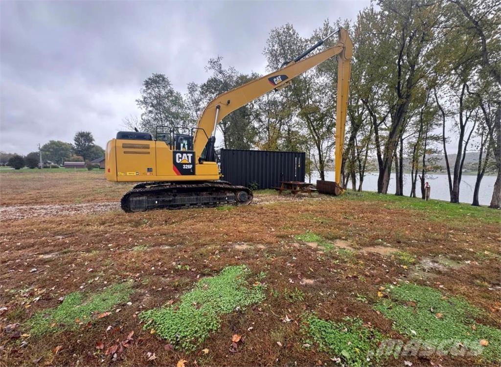 CAT 326F Graafmachines Long Reach