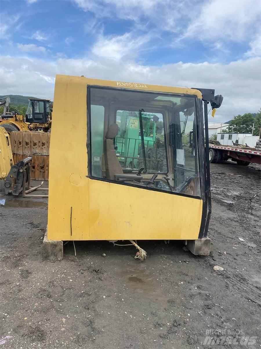 CAT 365 Cabine en interieur