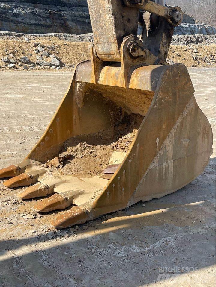 CAT 374DL Rupsgraafmachines