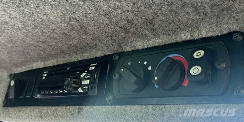 CAT 525D Skidders