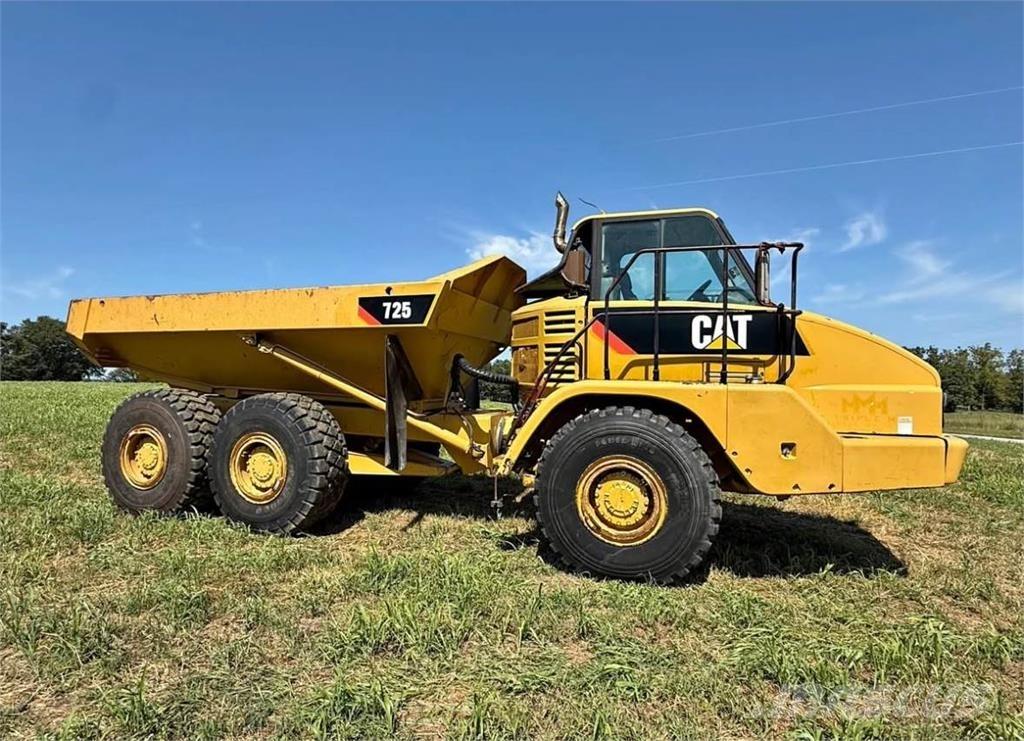 CAT 725 Knik dumptrucks
