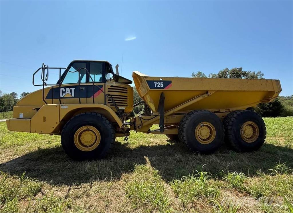 CAT 725 Knik dumptrucks