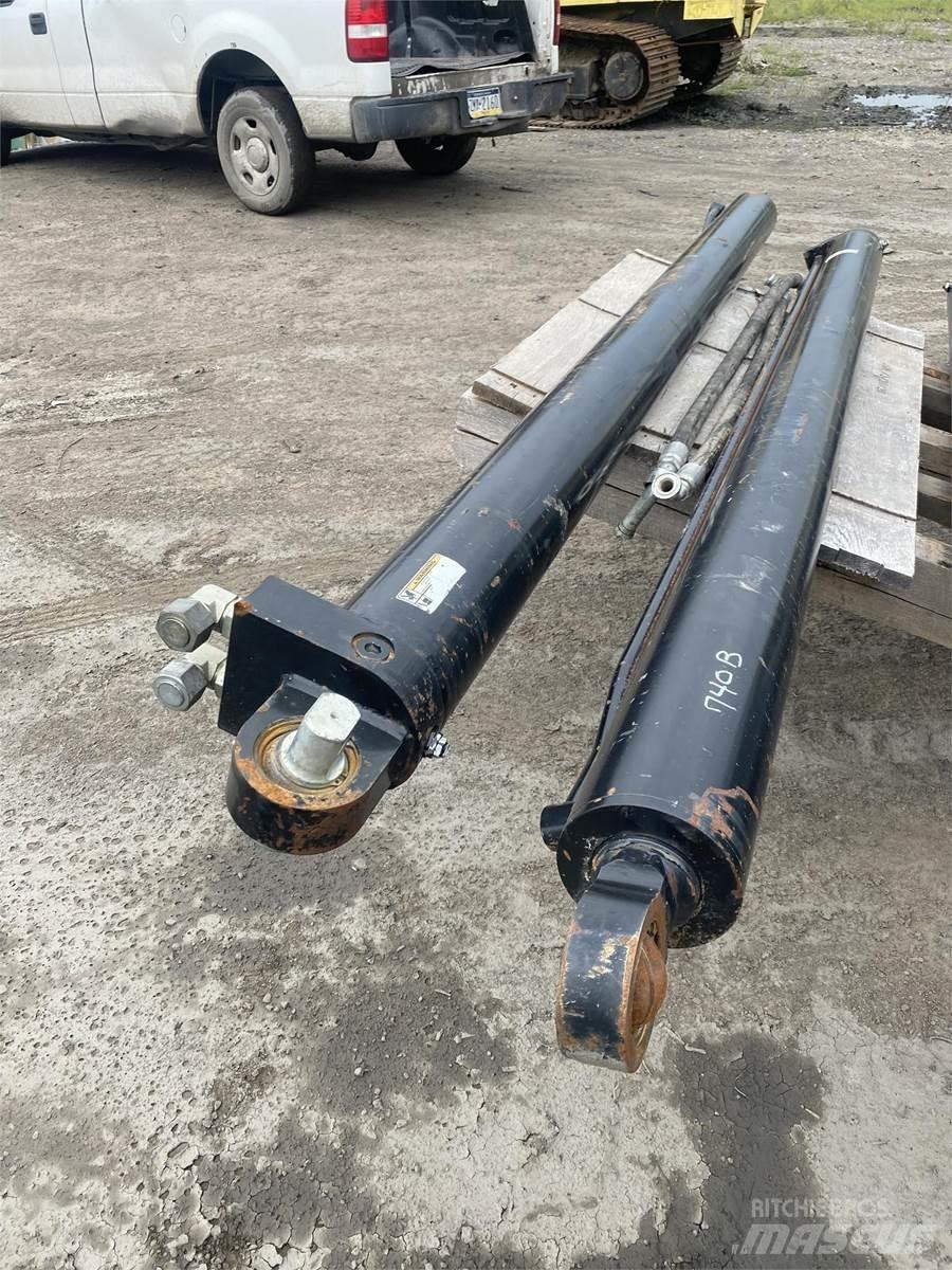 CAT 740B Transport - Anderen