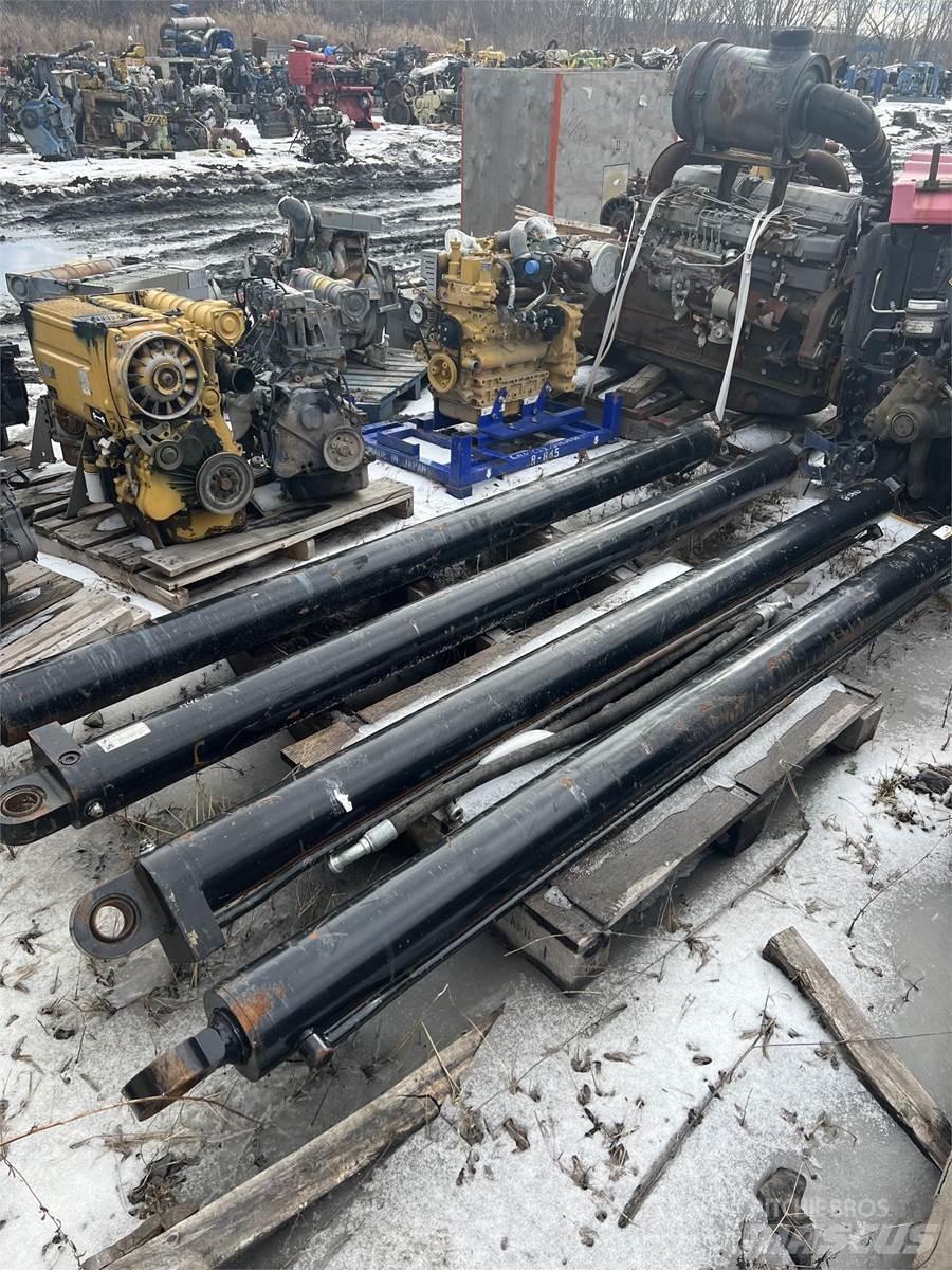 CAT 740B Kranen onderdelen en gereedschap