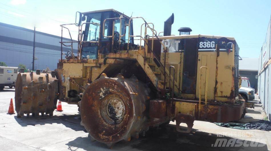 CAT 836G Afvalpersen