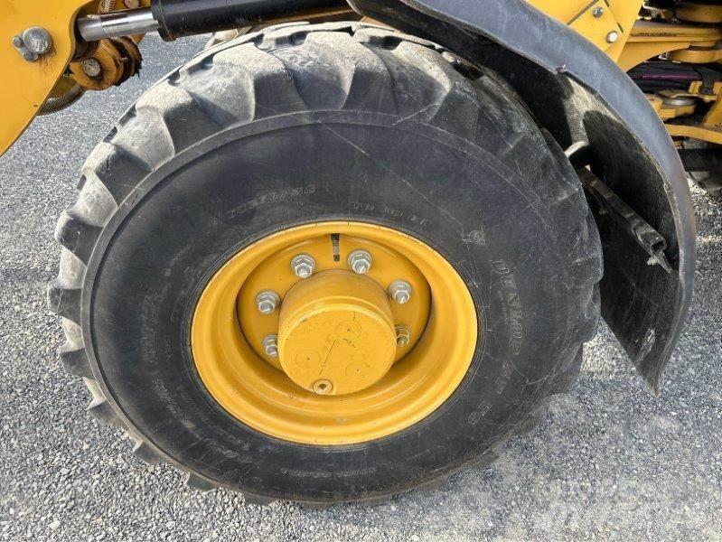 CAT 906M Wielladers