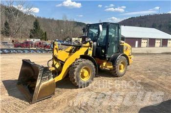 CAT 906M Wielladers
