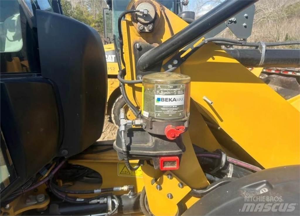 CAT 906M Wielladers