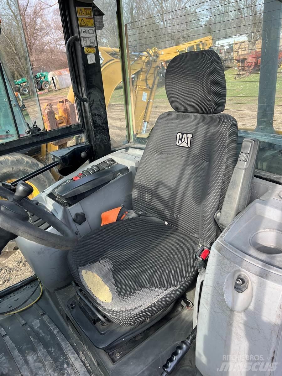 CAT 906M Wielladers
