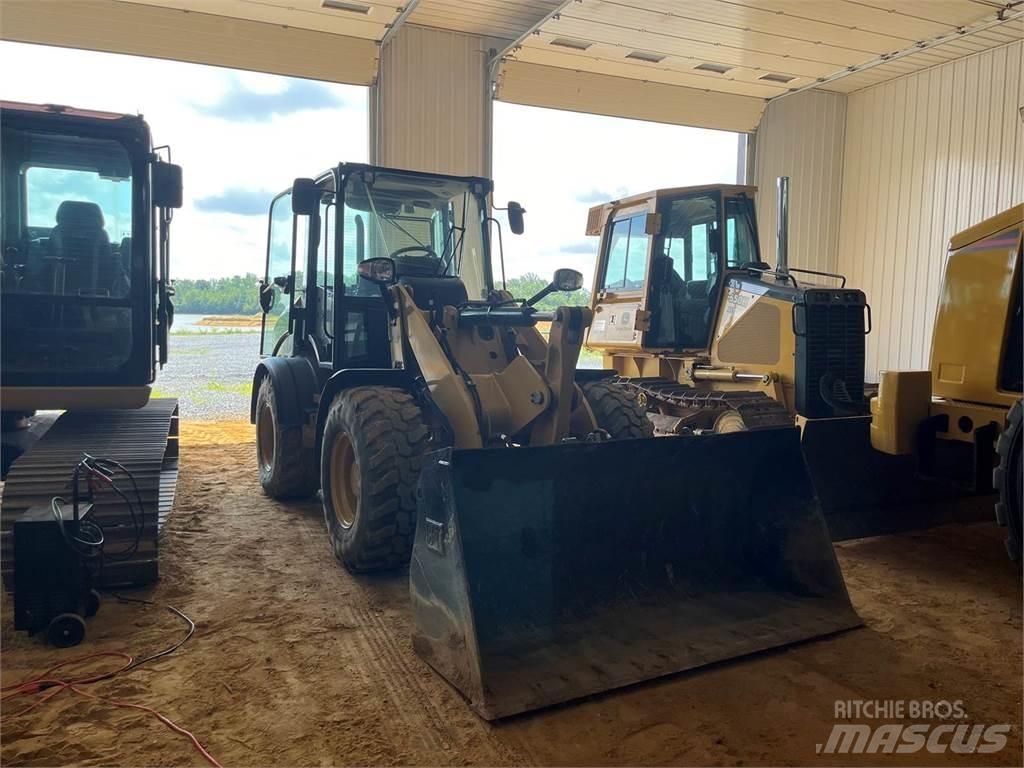 CAT 908M Wielladers