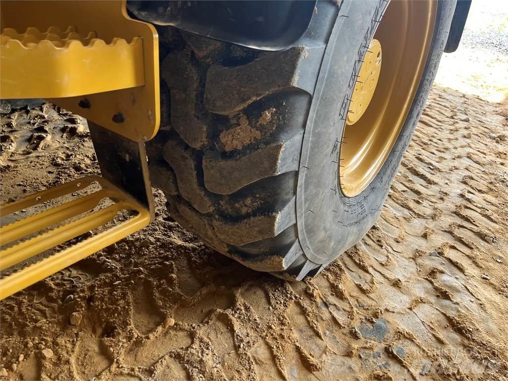 CAT 908M Wielladers