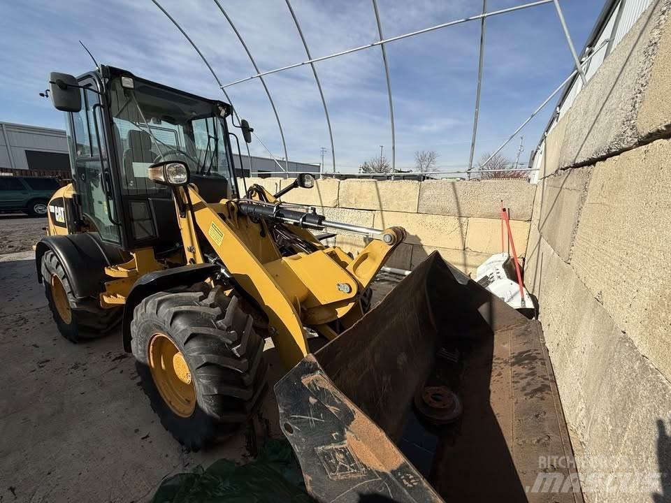 CAT 908M Wielladers