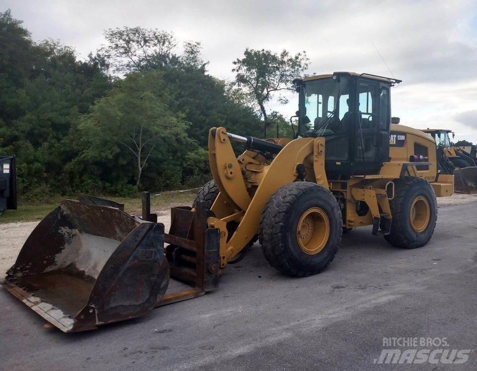 CAT 930M Wielladers