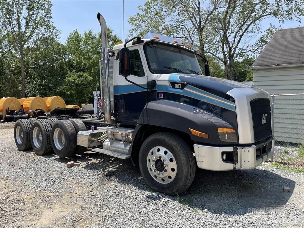 CAT CT660S Trekkers