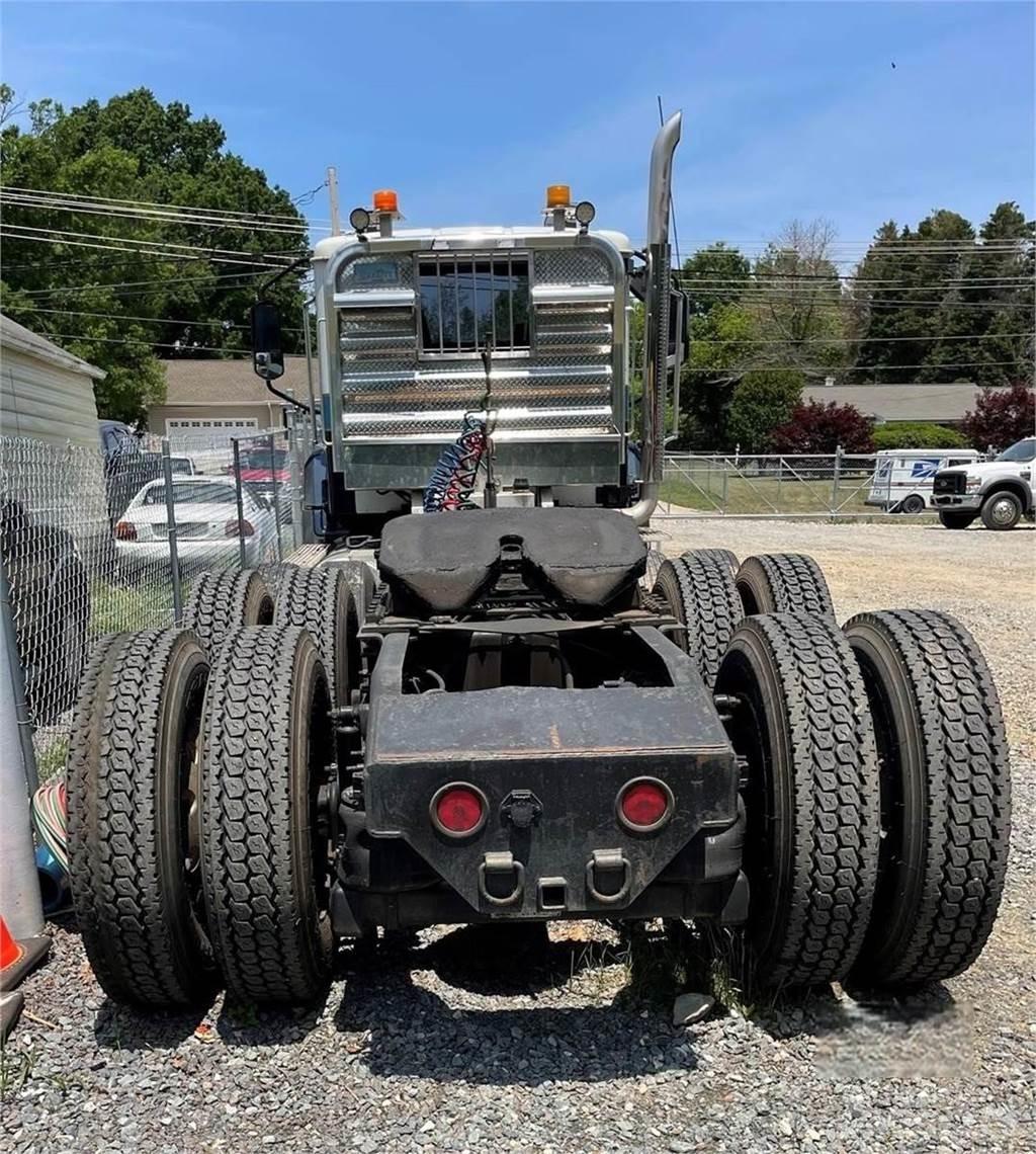CAT CT660S Trekkers