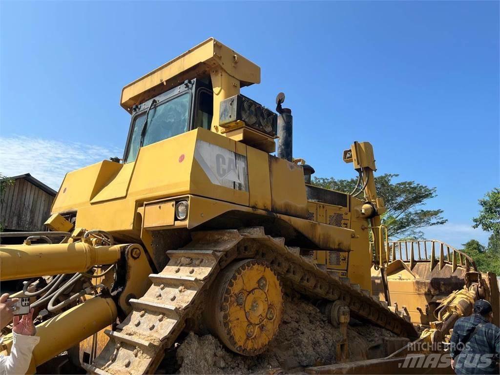 CAT D10T Rupsdozers