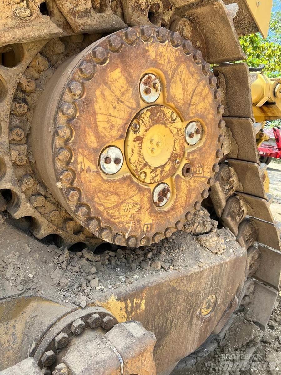 CAT D10T Rupsdozers