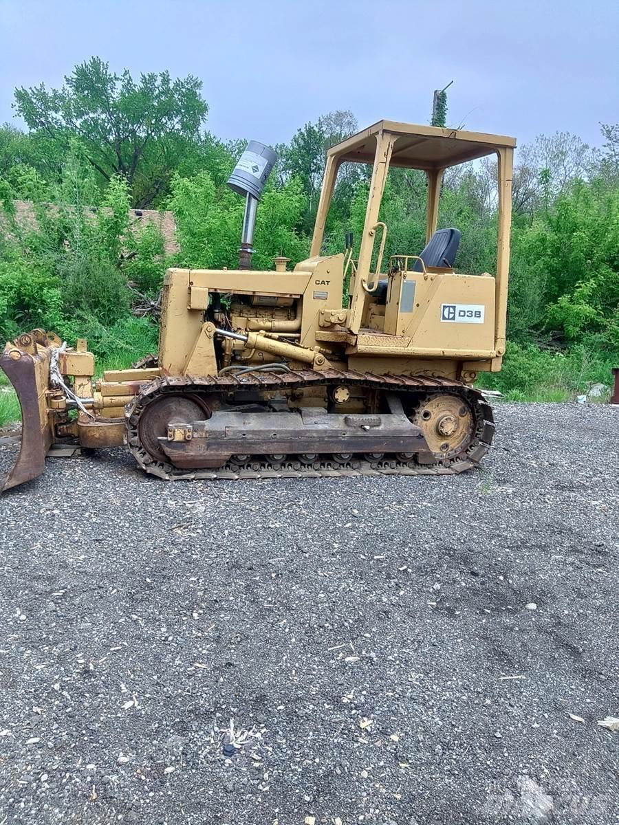 CAT D3B Rupsdozers