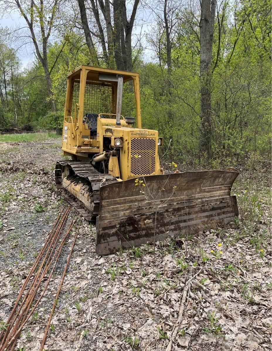 CAT D3B Rupsdozers