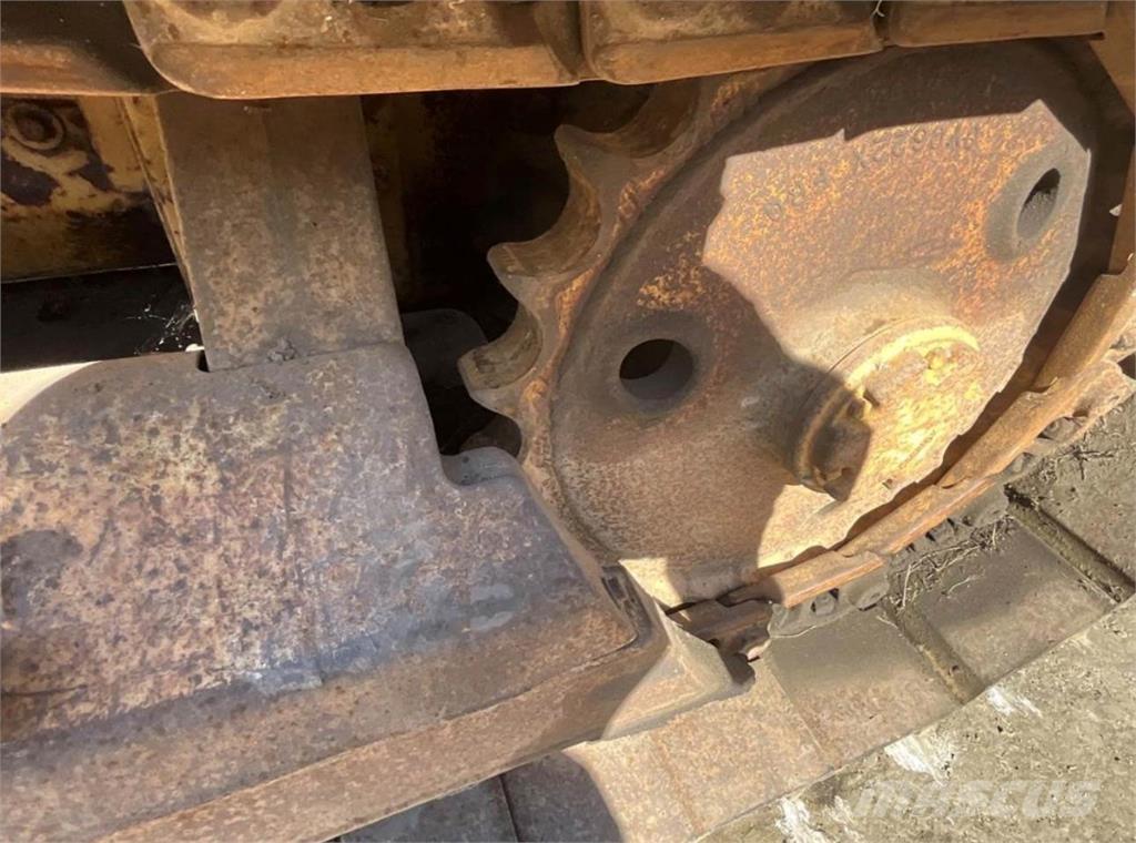 CAT D3B Z Rupsdozers