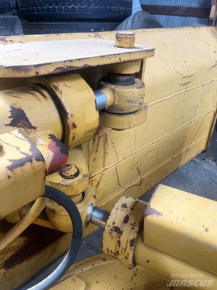 CAT D4C Rupsdozers
