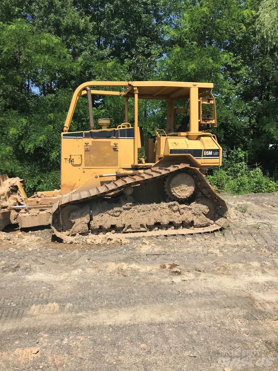 CAT D5M Rupsdozers
