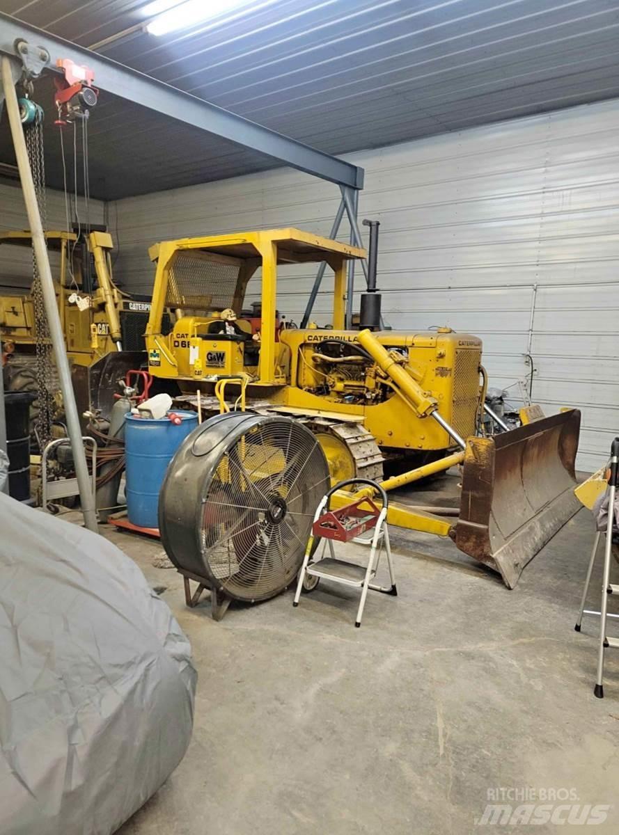 CAT D6B Rupsdozers