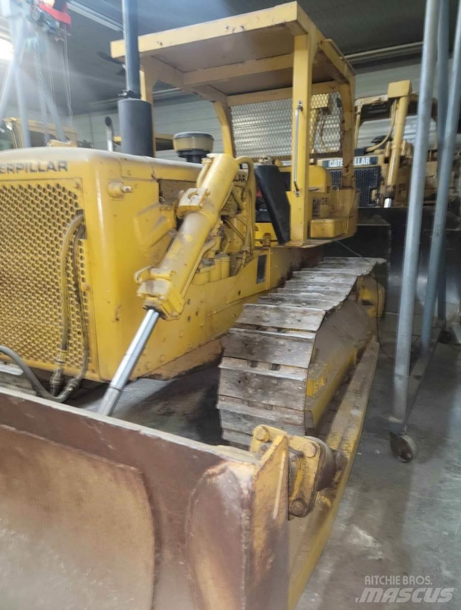 CAT D6B Rupsdozers