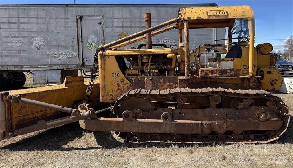 CAT D7 Rupsdozers
