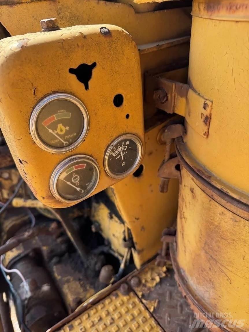CAT D7 Rupsdozers