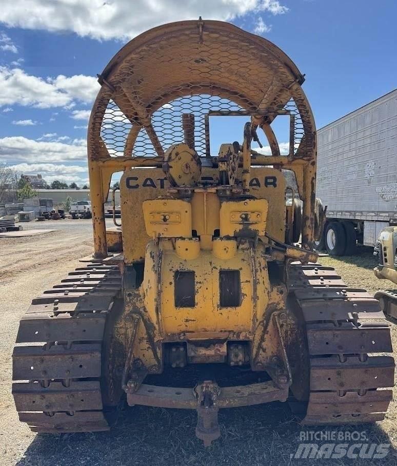 CAT D7 Rupsdozers