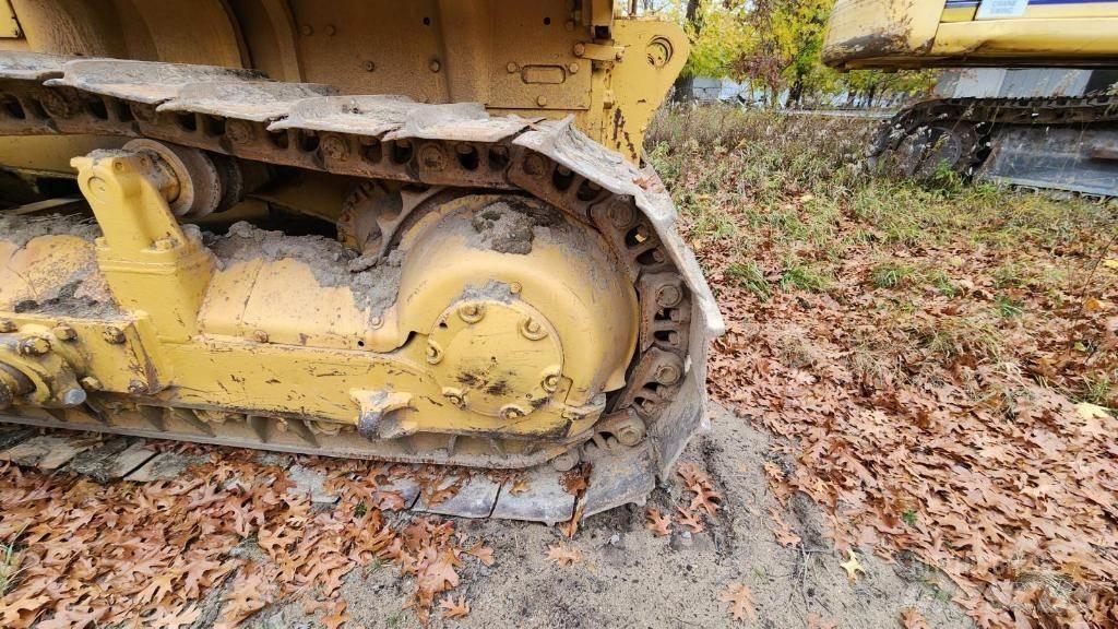 CAT D7F Rupsdozers